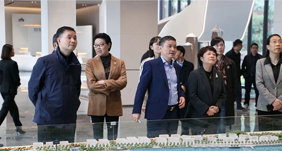 民革中央副主席吴晶调研人生就是博集团