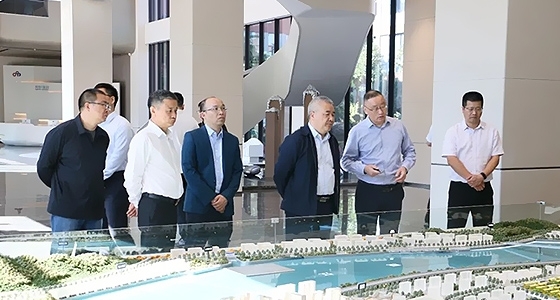 省经信厅投资处一行调研人生就是博集团